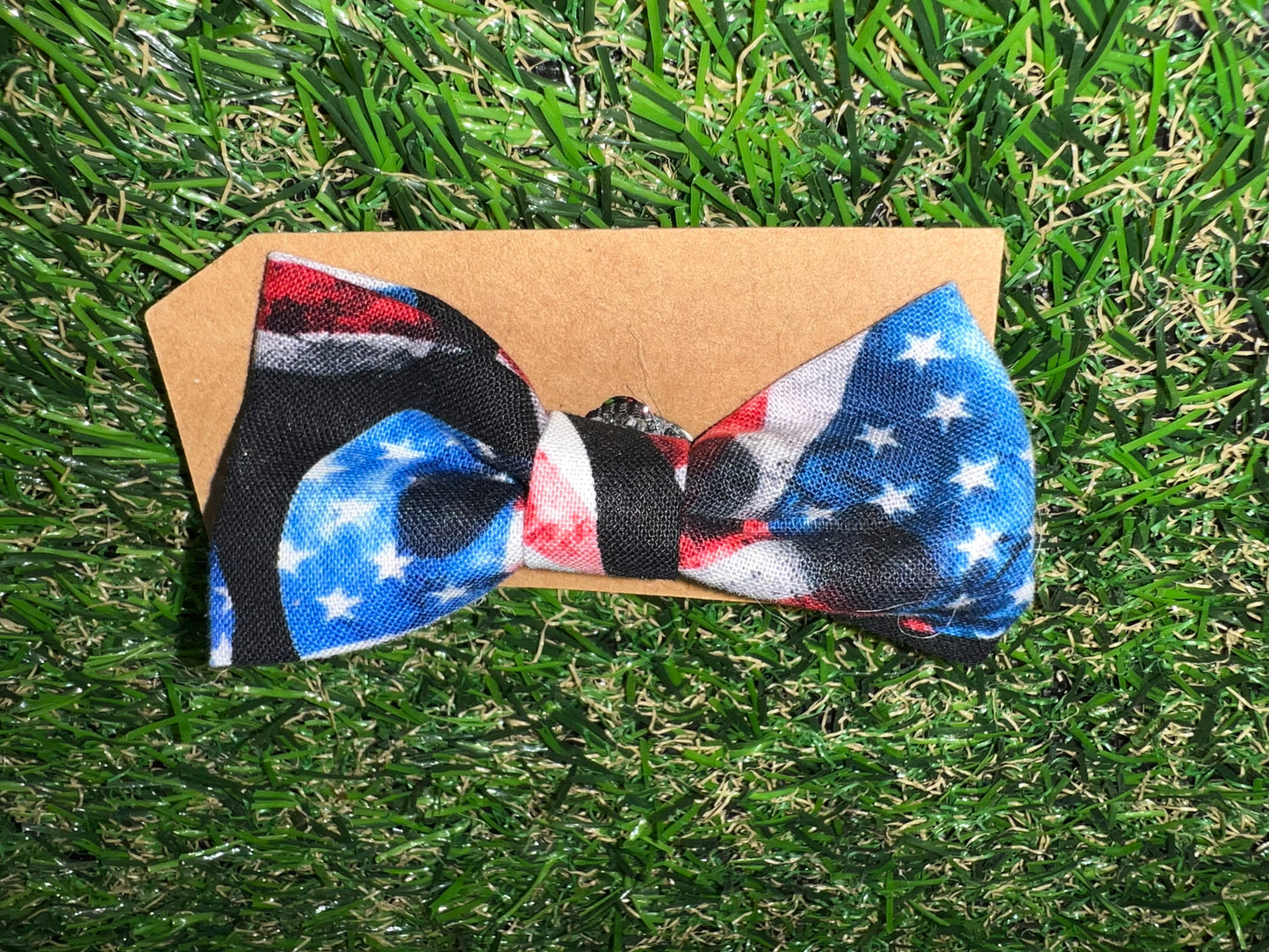 Alfred's Bow Tiny Flag bow