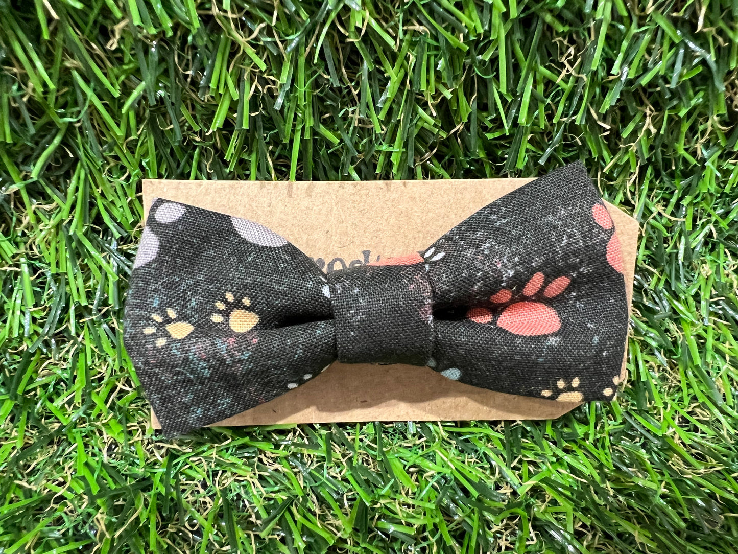Alfred's Bow Tiny Splatter paws bow