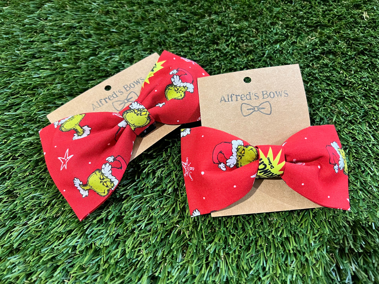 Alfred's Bows Red Grinch Medium Bow