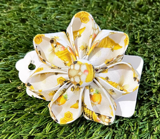 Alfred's Bows Bee Gnome Flower